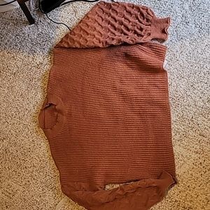 Brown oversized sweater size L. Beautiful detail on sleeves